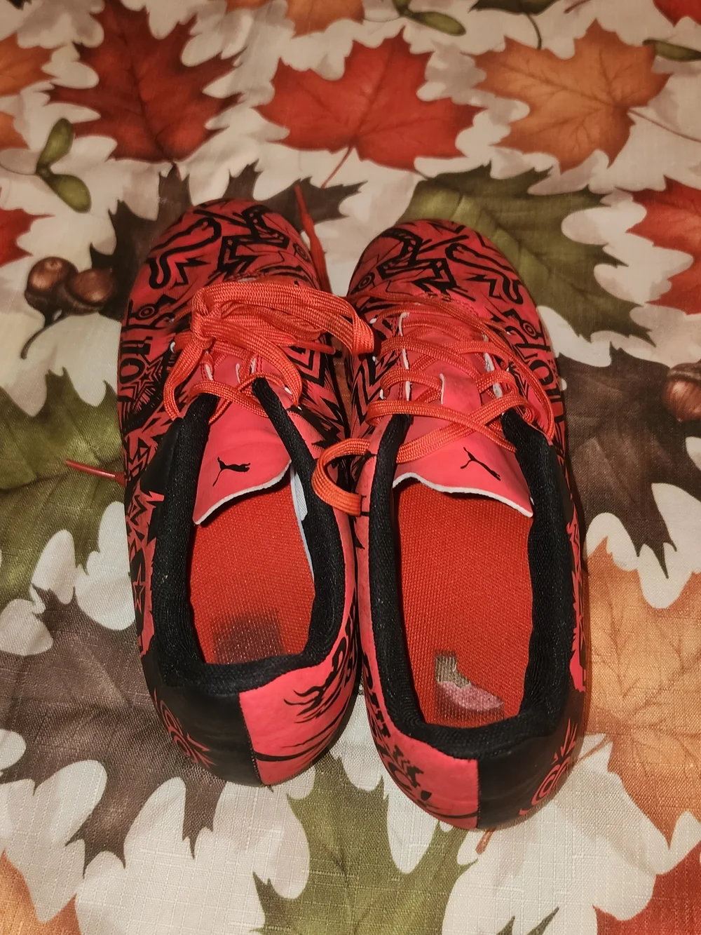 Puma Men’s Red and Black Graphic Athletic Soccer Shoes